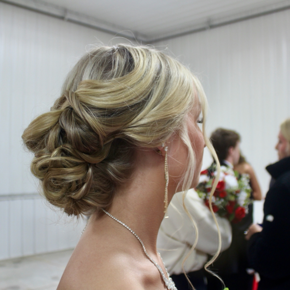 Formal Style at Champagne Joy in Morris, IL