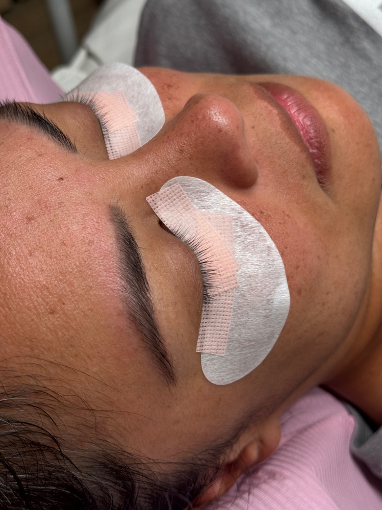 Lash Removal at Lumina Aesthetics, LLC in Wailuku, HI