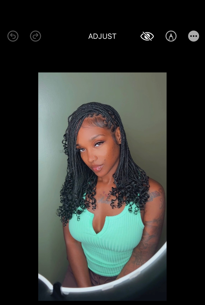 Small Short Knotless With Curl