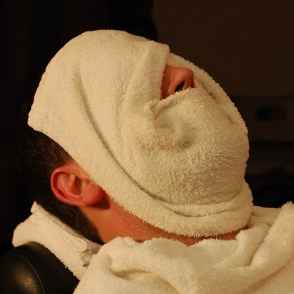 Relaxing Shampoo/ Solo Lavado at Fenix Studio LLC in Charlottesville, VA