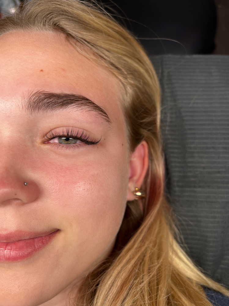 Classic Lash Extensions Full Set at Dream Doll Lashes LLC in Austin, TX