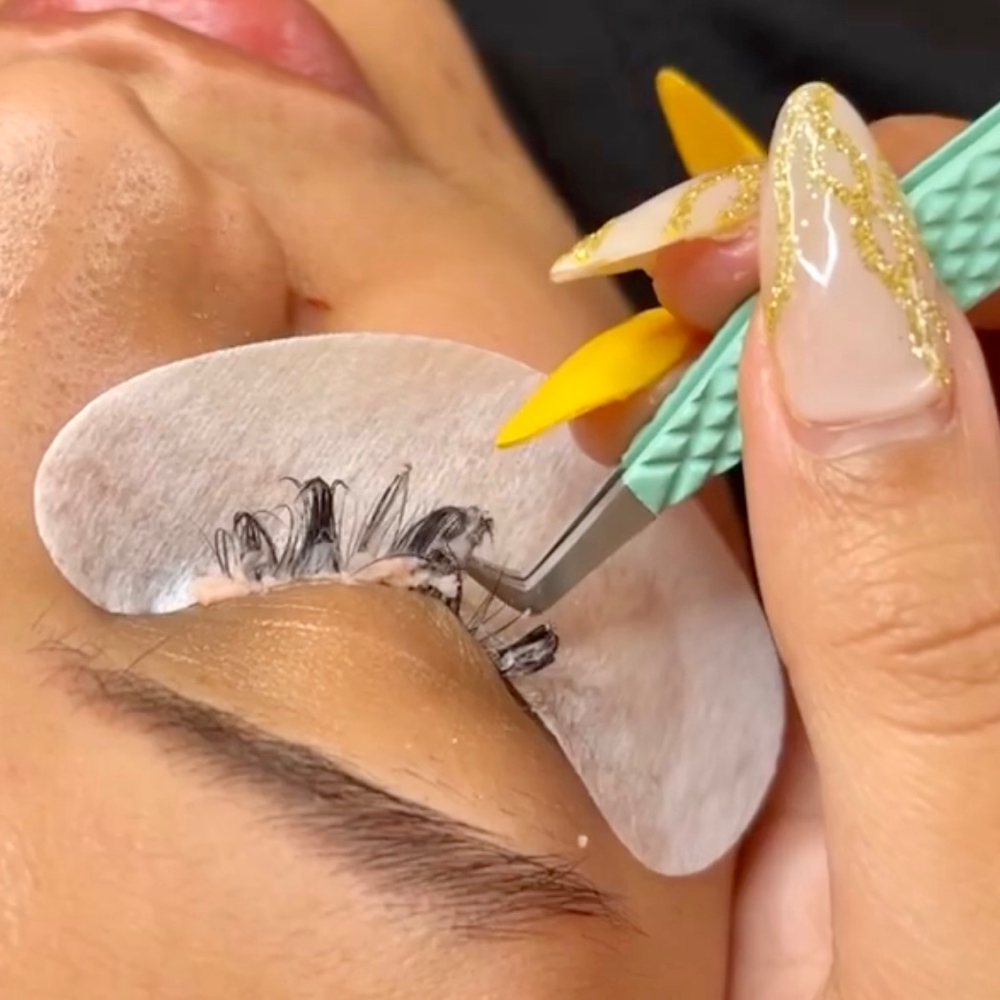 Lash Removal