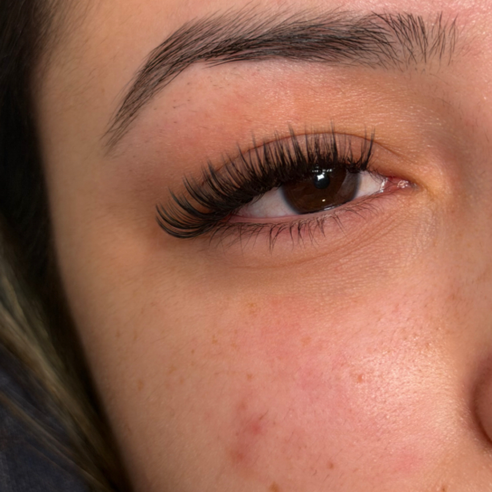 Signature Wispy And Textured Set at Lashes.byesther in West Haven, CT
