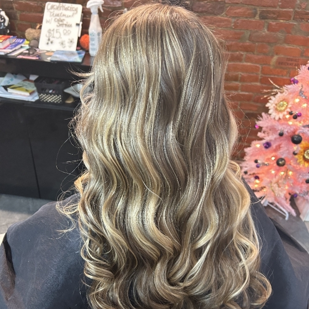 Dimensional Highlight at Stylesbymaddie in Ashtabula, OH