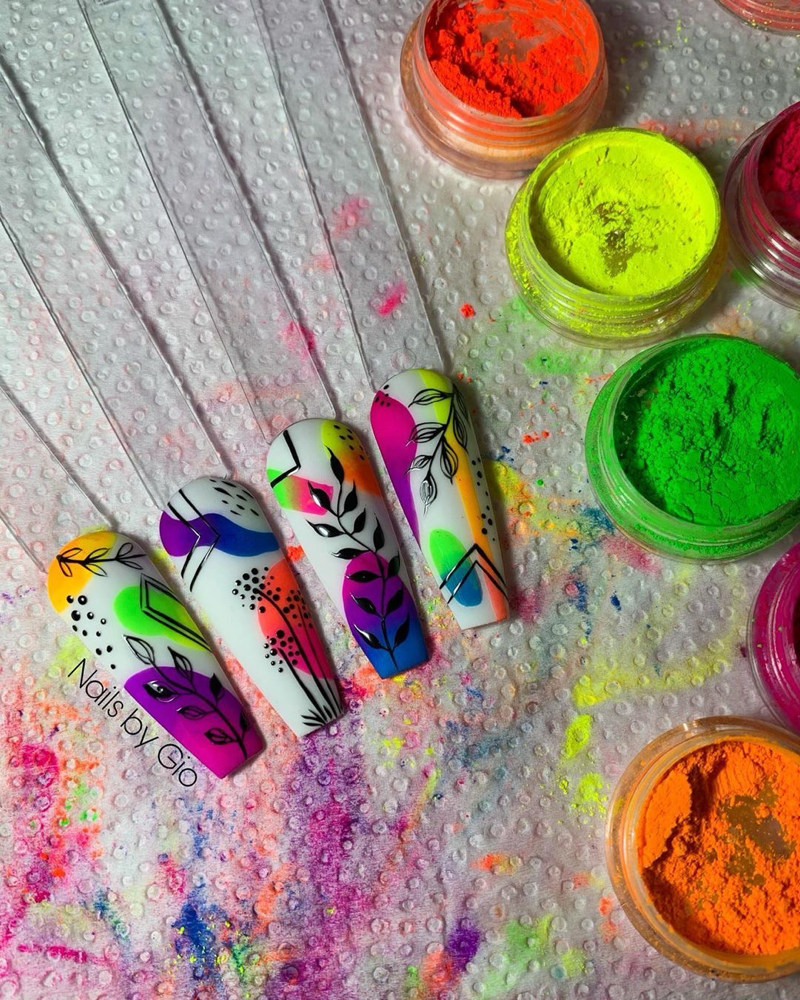 Nail art on all nails