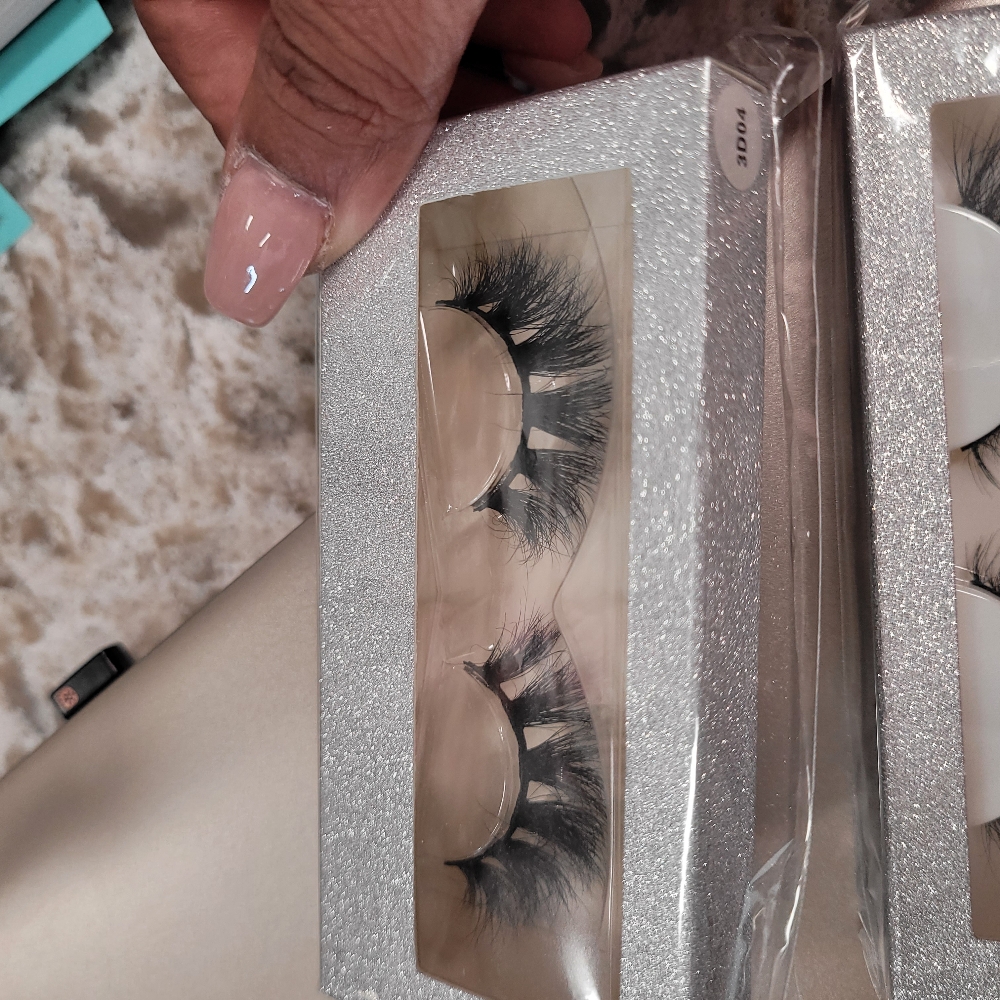 Strip Lash Application