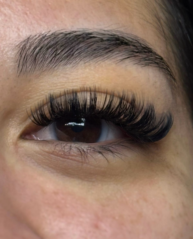 Full Set Of Eyelashes