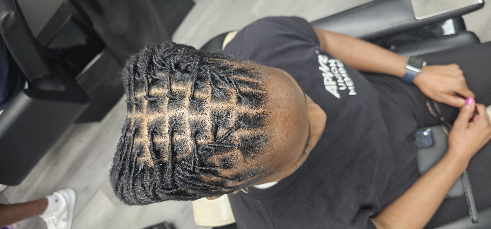Small Loc Retwist And Basic Style