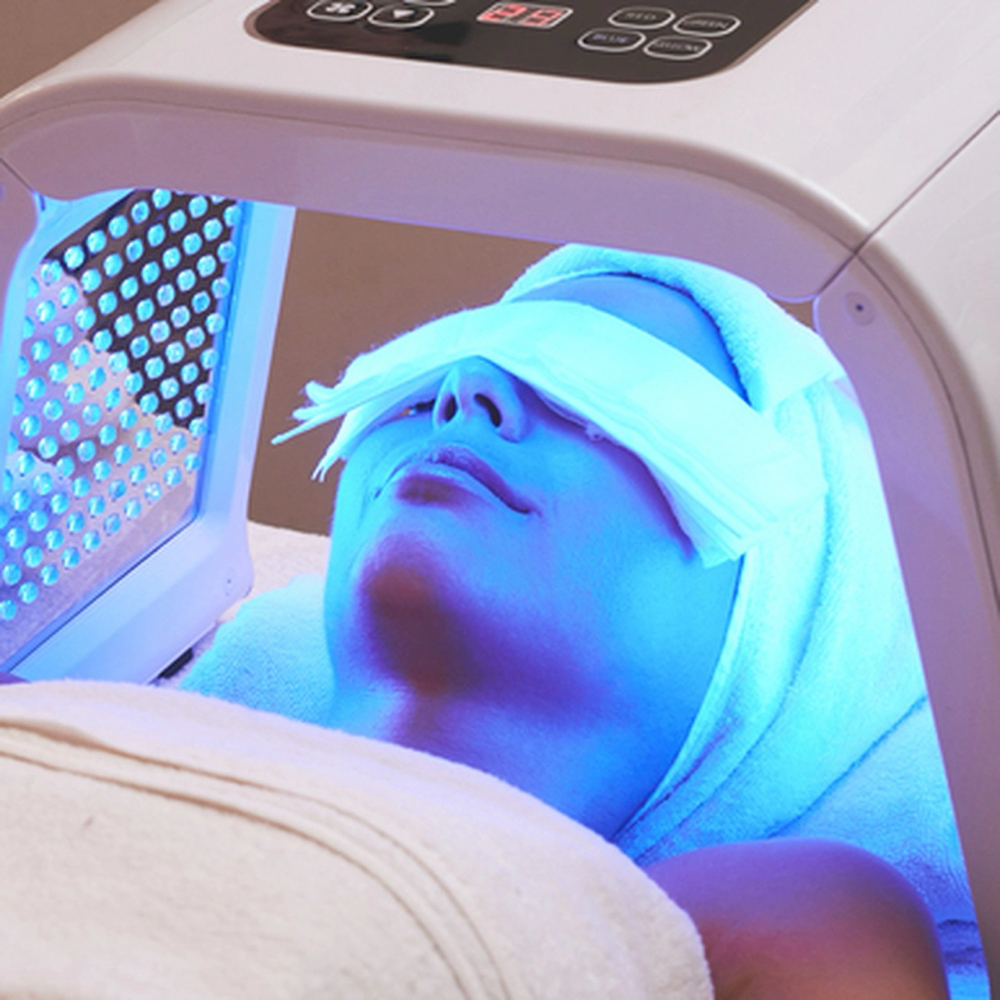 Led Acne-Clearing Facial
