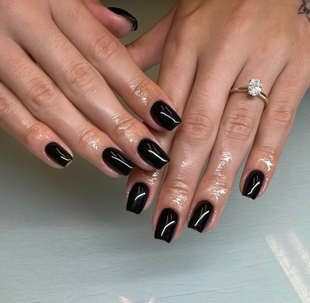 Medium Structured Gel Mani