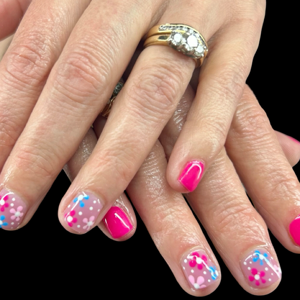 Nail Art (4 Fingers) at INDEMAND NAILS in Newark, OH
