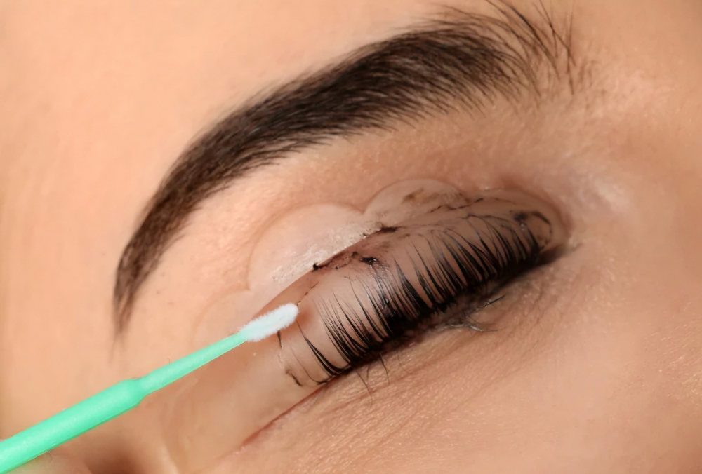 LASH TINT