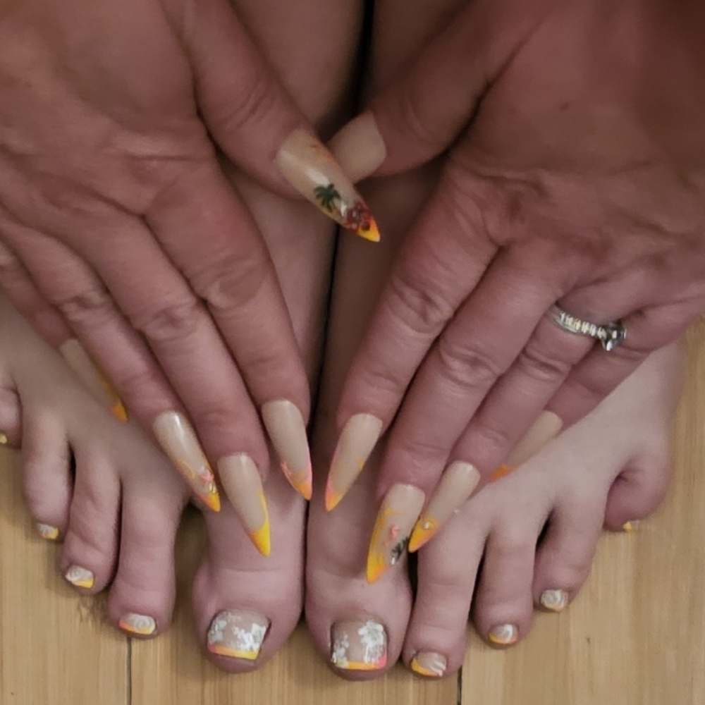Summer Set Special at Nails by DreamCasters in Burley, ID