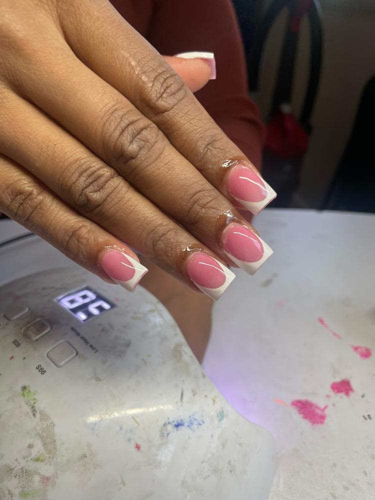 Frenchie (french manicure)