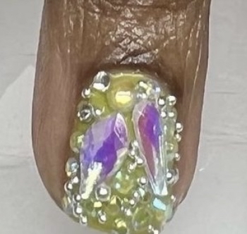 SWAROVSKI CRYSTALS PER NAIL