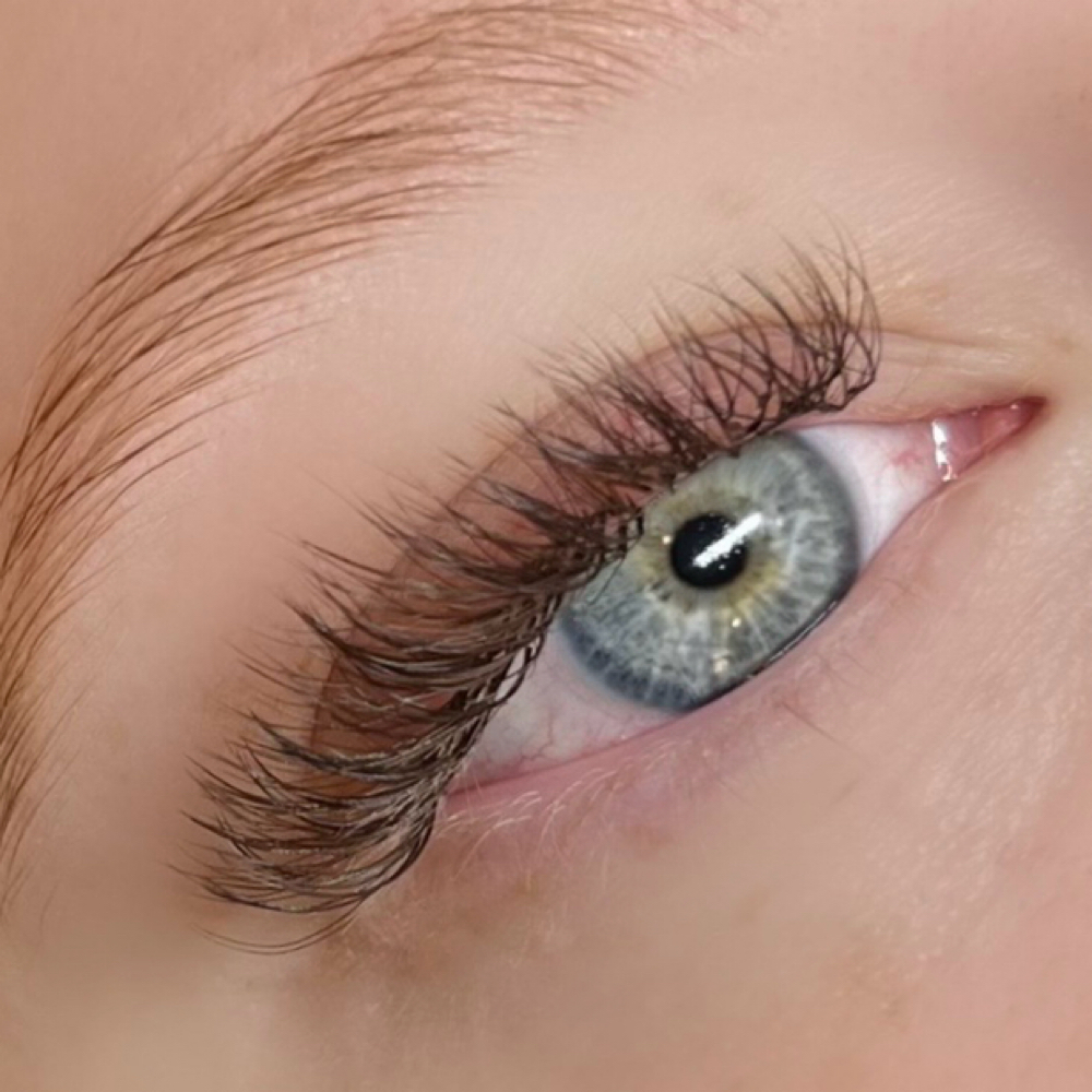 Brown Hybrid Full Set at lashesbymadik in Wichita, KS