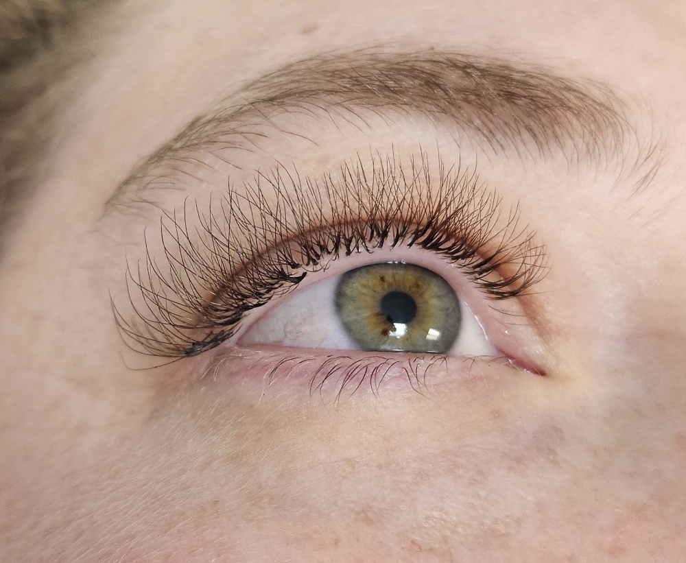 Natural Eyelash Extensions
