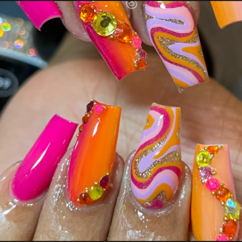 Tier 3 Medium Freestyle Full Set at Queen’z & King’z Barber Salon in Murrieta, CA