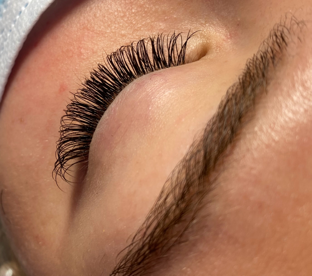 Eyelash Extension Touch-up