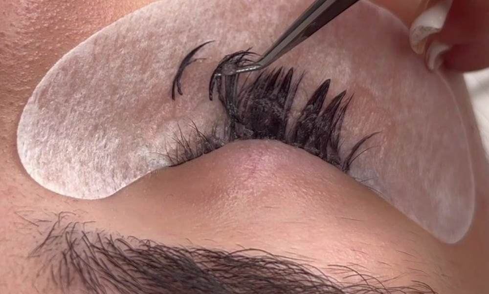 Lash Removal