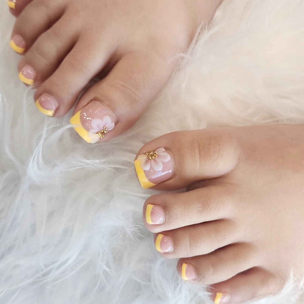 Acrylic Toe Fill at Define Me Nails in Sandy, UT