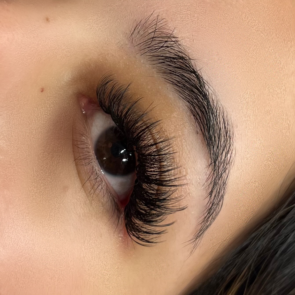 Eyelash Extensions — Full Set