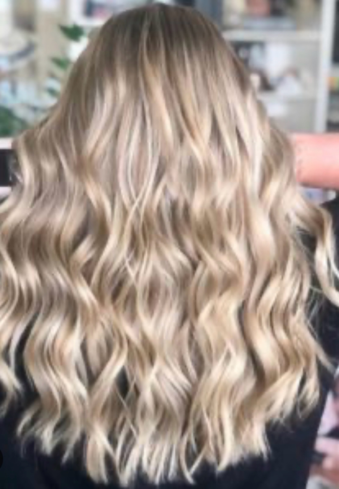 Full Foil/Cut/Style at Leslie’s Gilded Shears in Leavenworth, KS