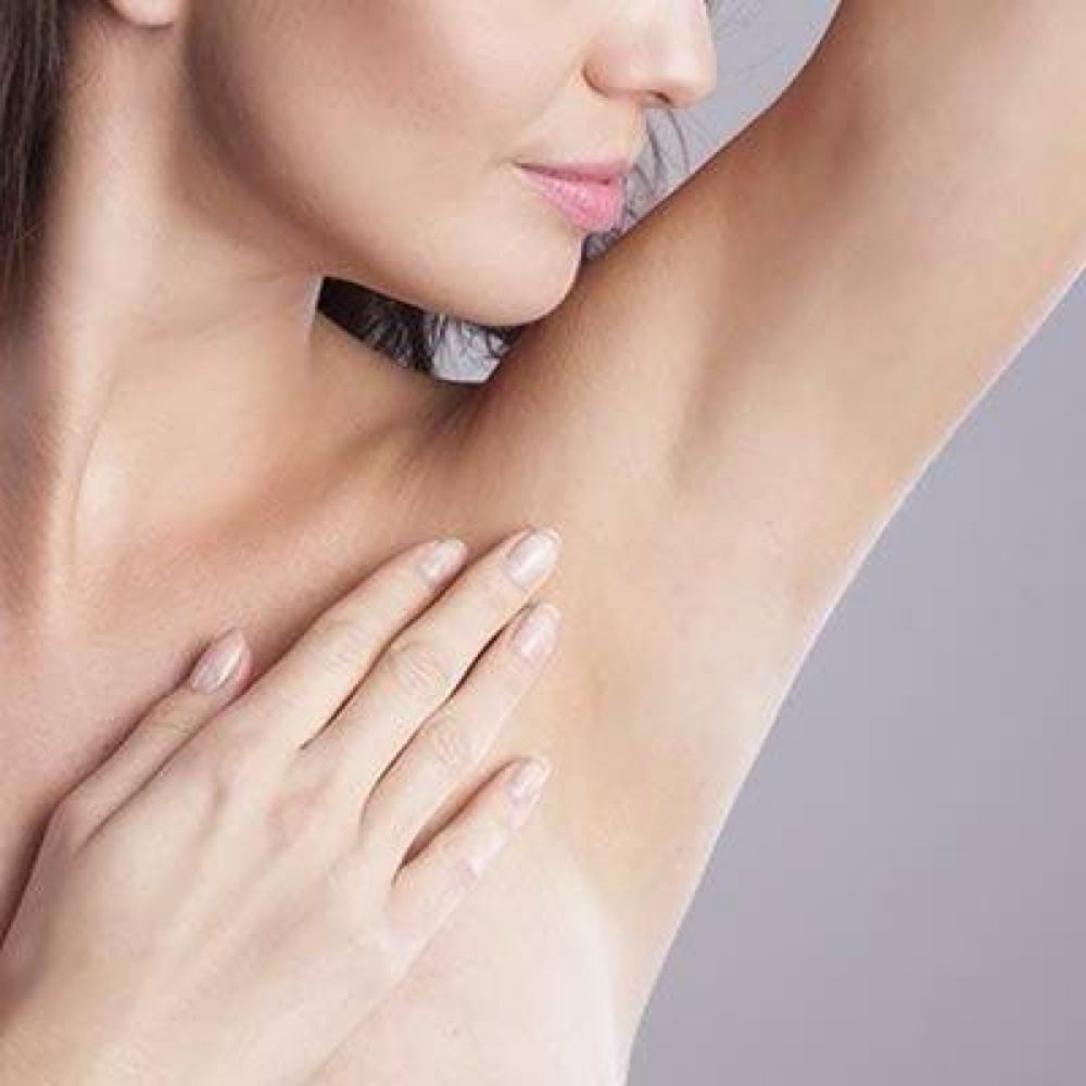 Peeling chemical knews+underarms at Vivas Body Waxing in Milwaukee, WI