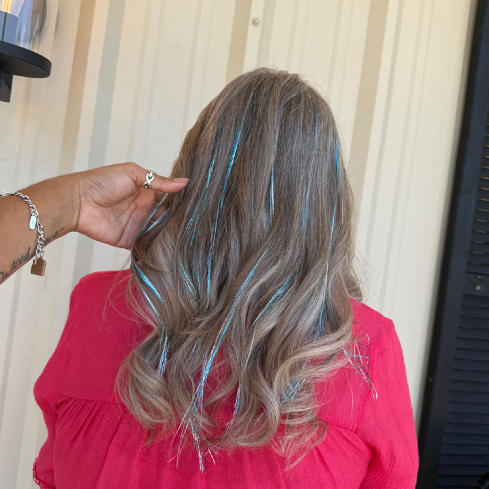 Tinsel at Jayesvanity in Victoria, TX