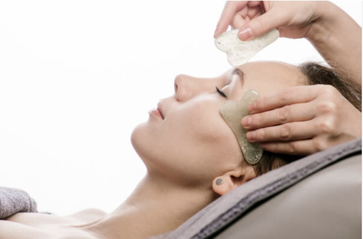 Vitamin C infusion facial+ Gua Sha