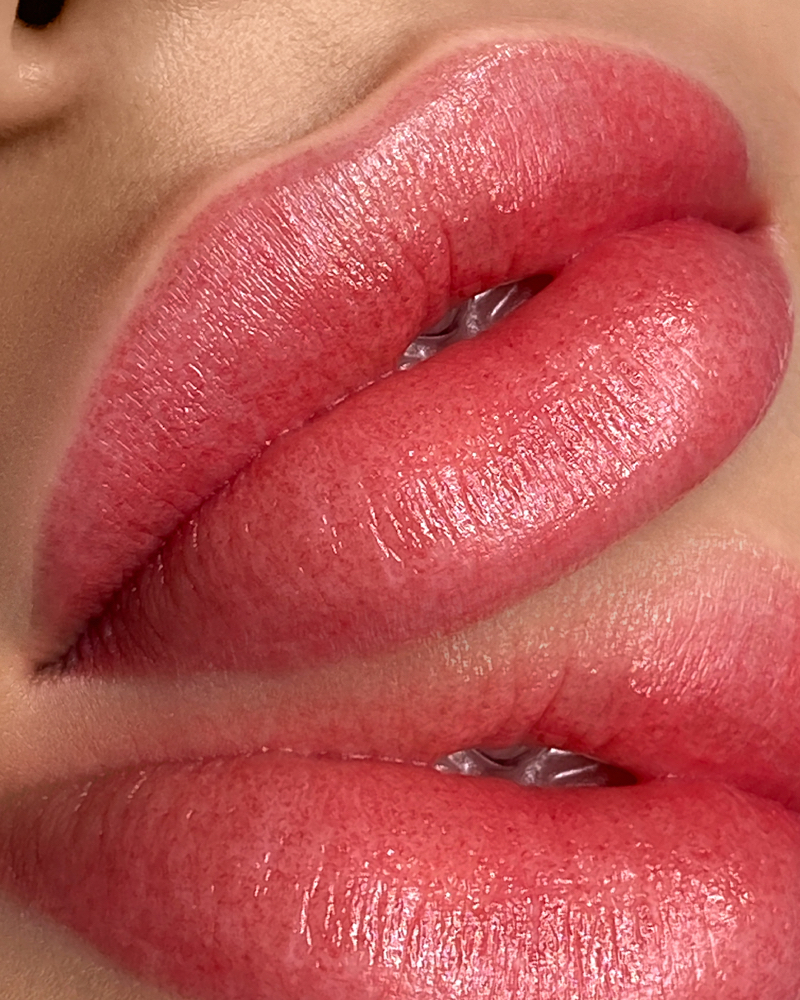 TOUCH UP LIPS 1 YEAR