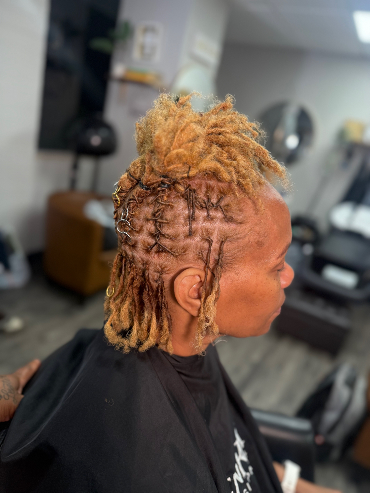 Interlocking at ROYALTY HAIR LOUNGE in Tulsa, OK