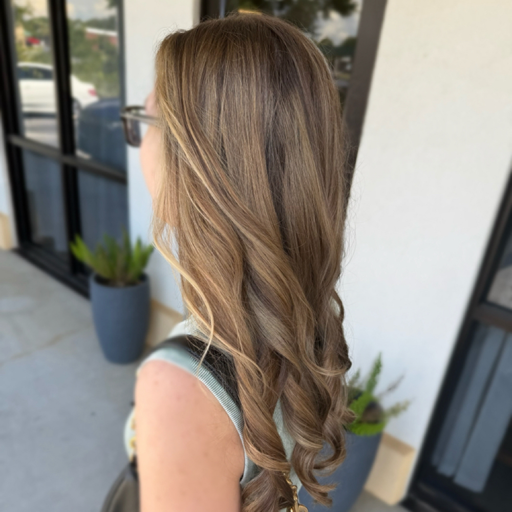 Partial Highlight OR Lowlight at Kylie’s Chair-The Kat House Hair Studio in Navarre, FL