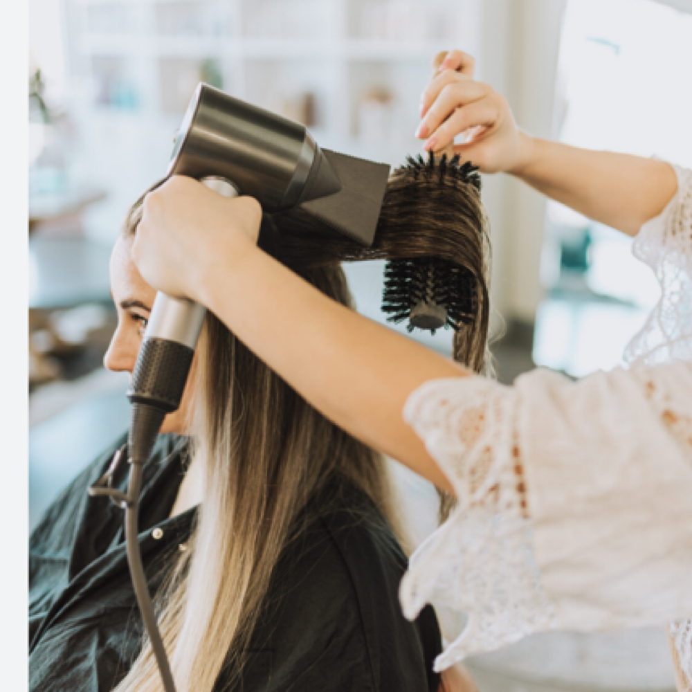 Wash, Dry Style & Two Tinsel April at Beauty Blowout Bar Salon in San Antonio, TX