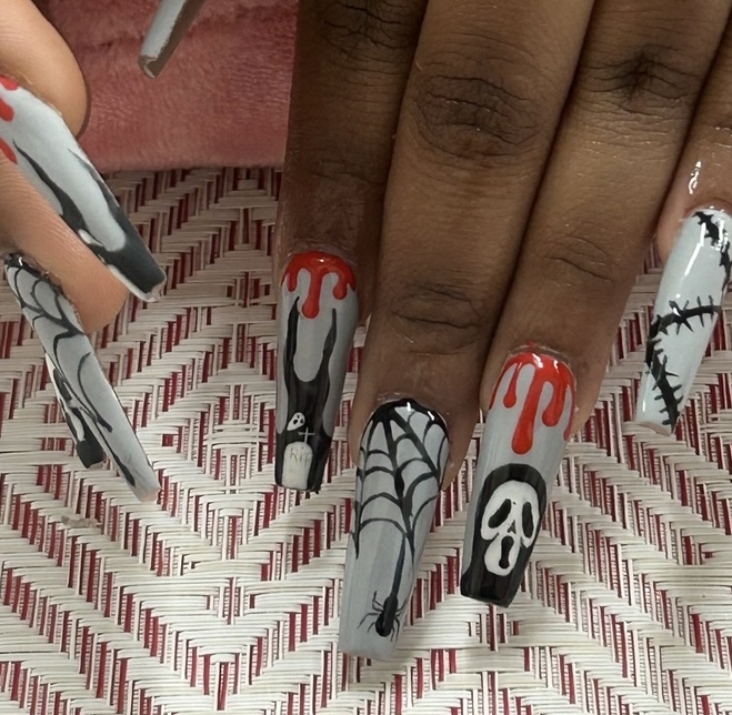 Shapes And Lines ( Nail Art )