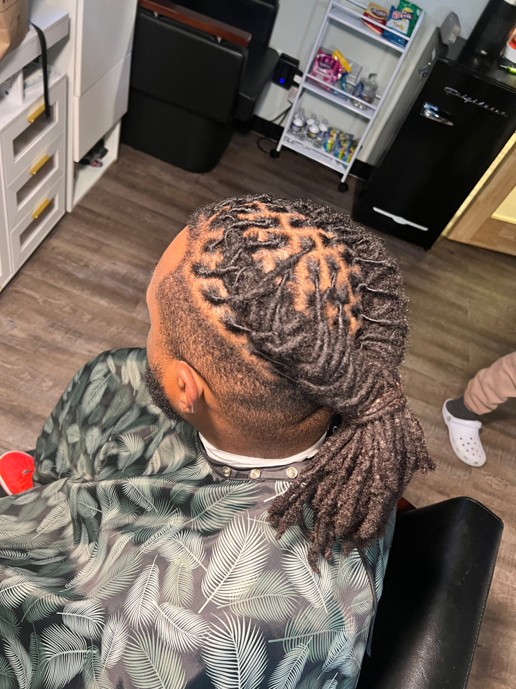 Retwist & Style W Ari at Lavish Locs in Bowie, MD