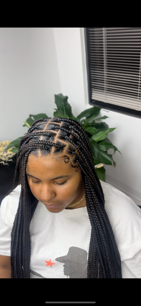 Smedium Knotless at Houston Braid Genie in Houston, TX