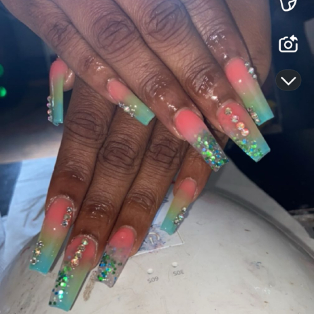 Ombré Med Fullset at Ki’Asia Bell in Toledo, OH