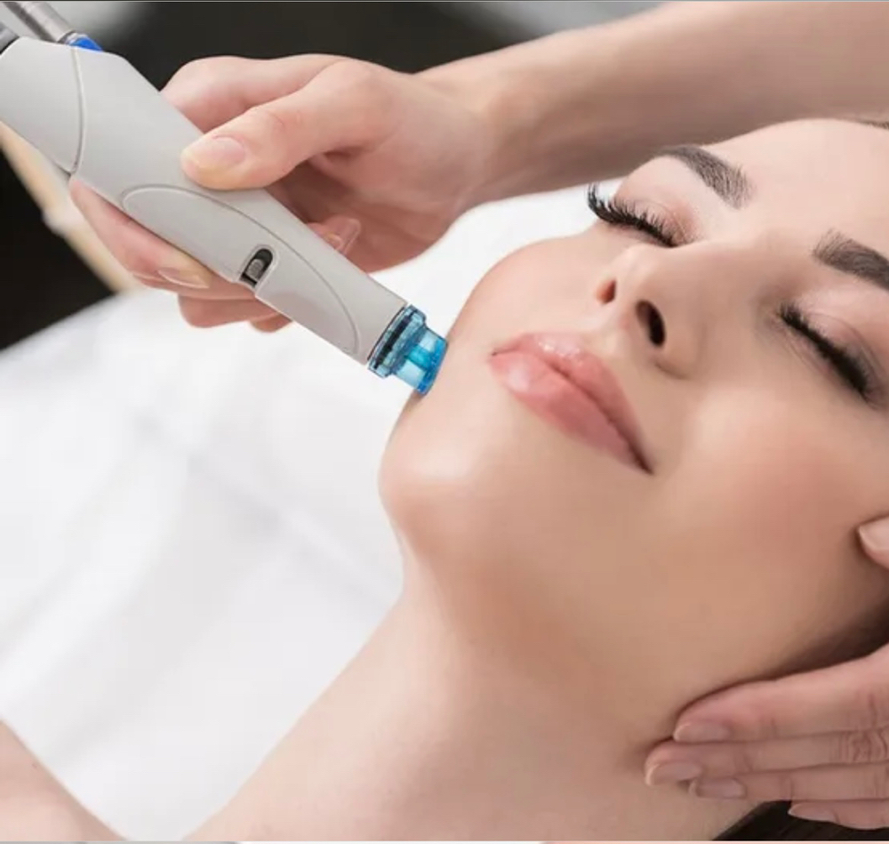 Hydro Dermbrasion + Dermaplaning