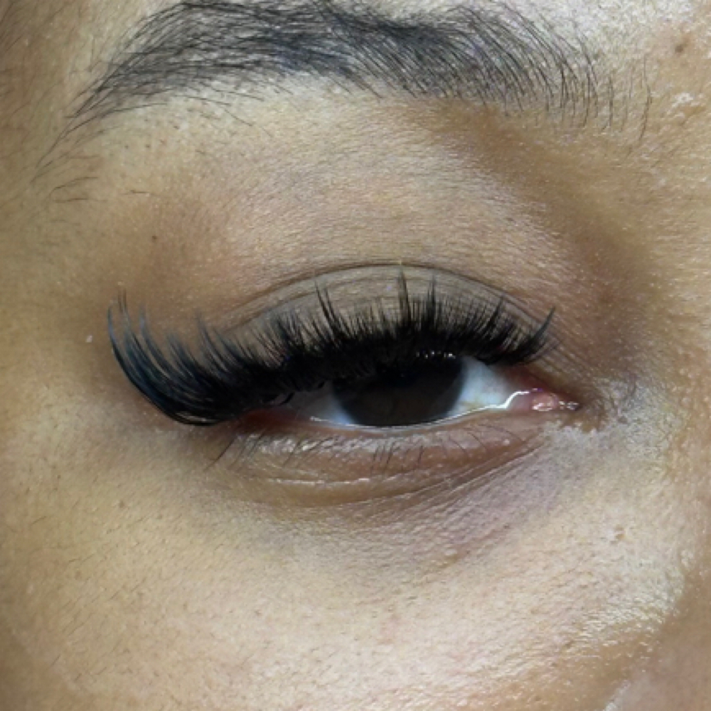 Spikes for Wispy sets at Lashes By Leah in Rockville, MD