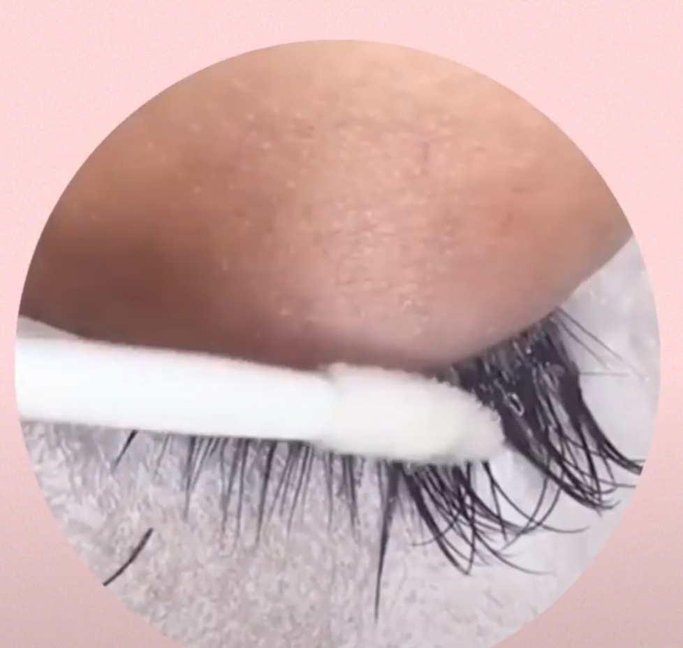 Lash Removal