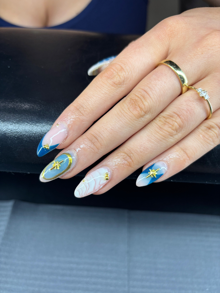 Designs at Nailzbyizzyyy in New York, NY