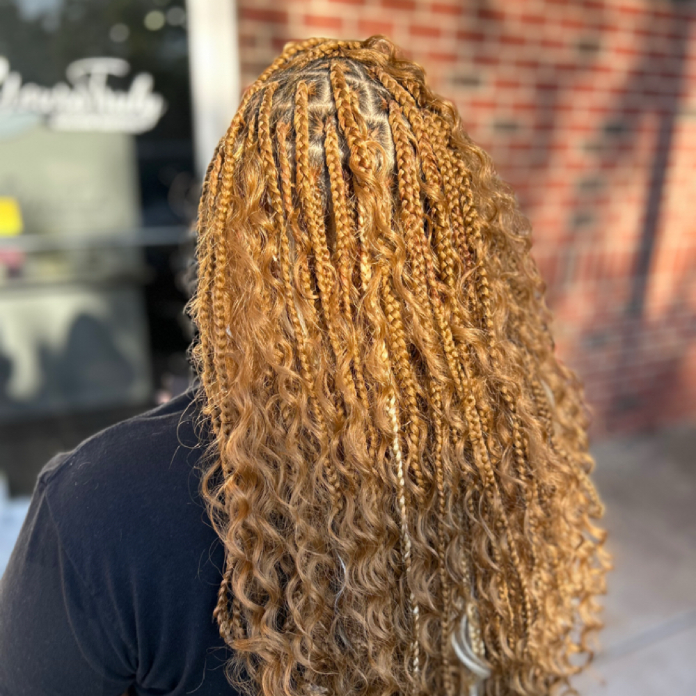 Monthly Special Med Knotless at Kayanna White in Murfreesboro, TN