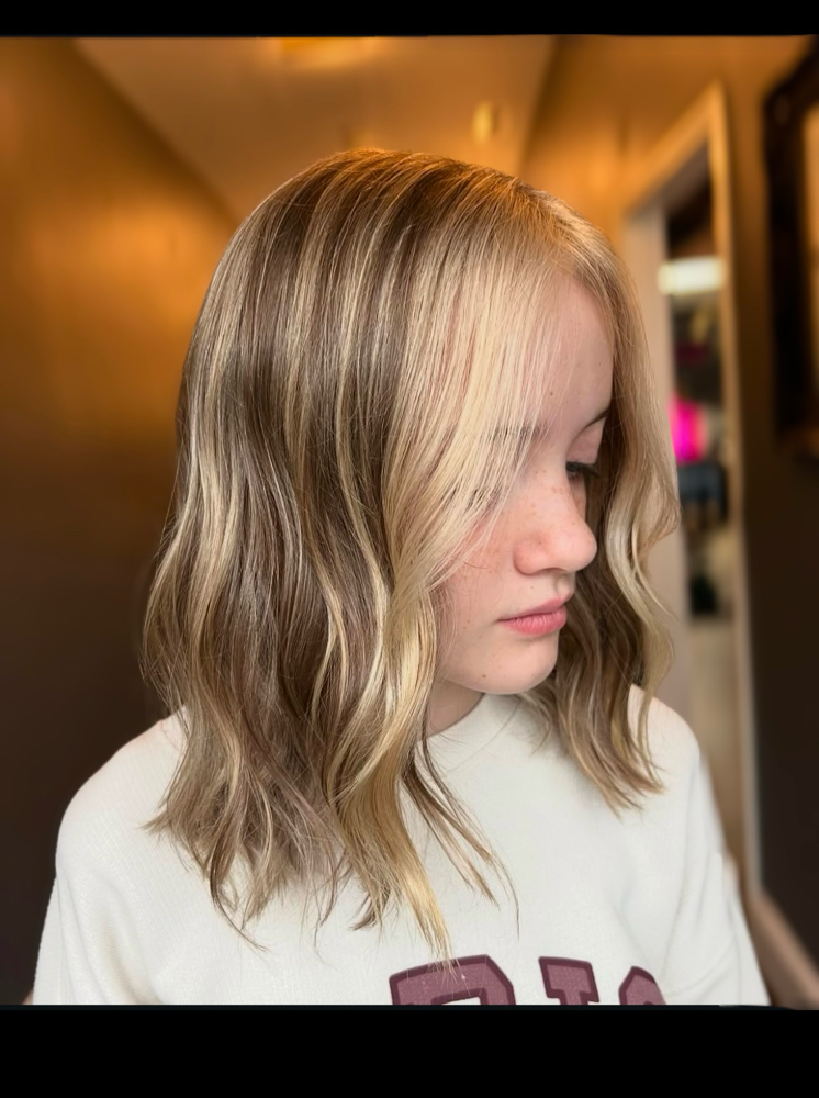 Mini Highlight at Hair By Des in cedartown, GA