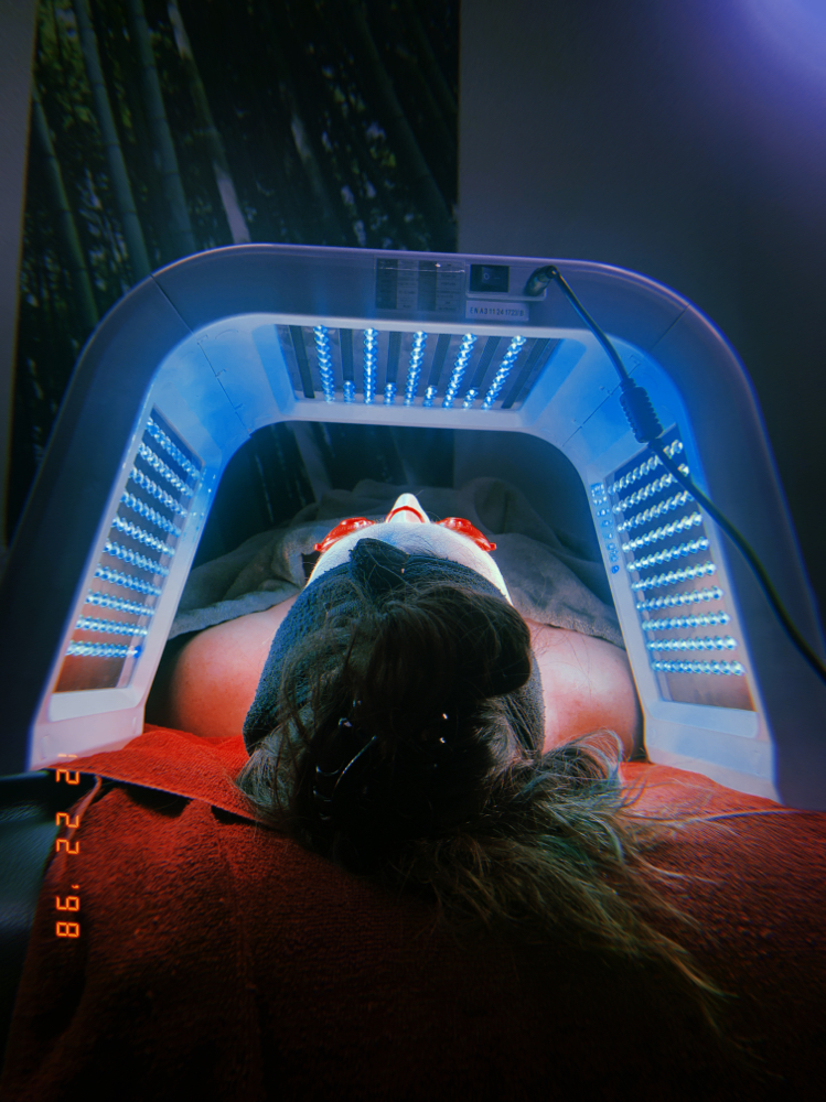 Signature Halo Facial