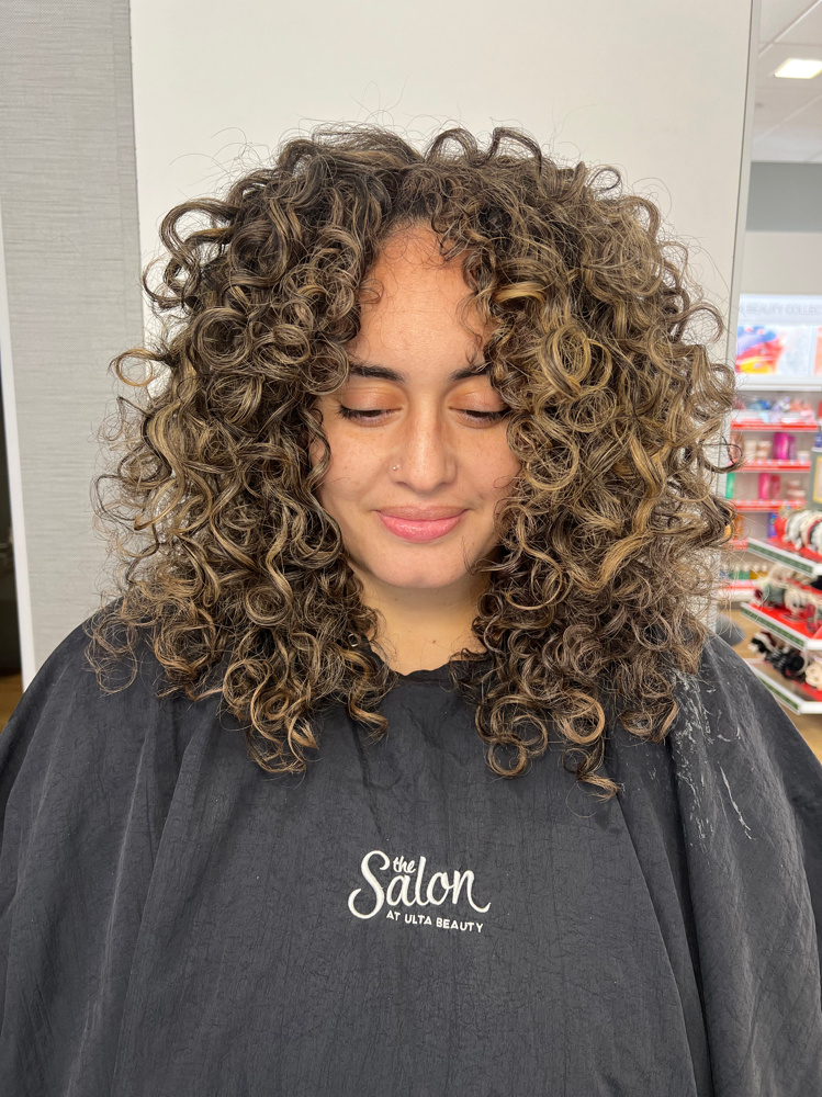 Signature Curly Cut & Style 🤍