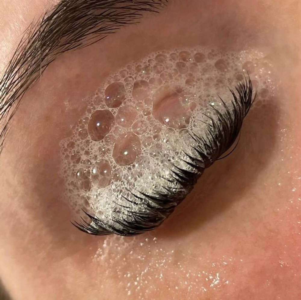 Lash Extension Removal