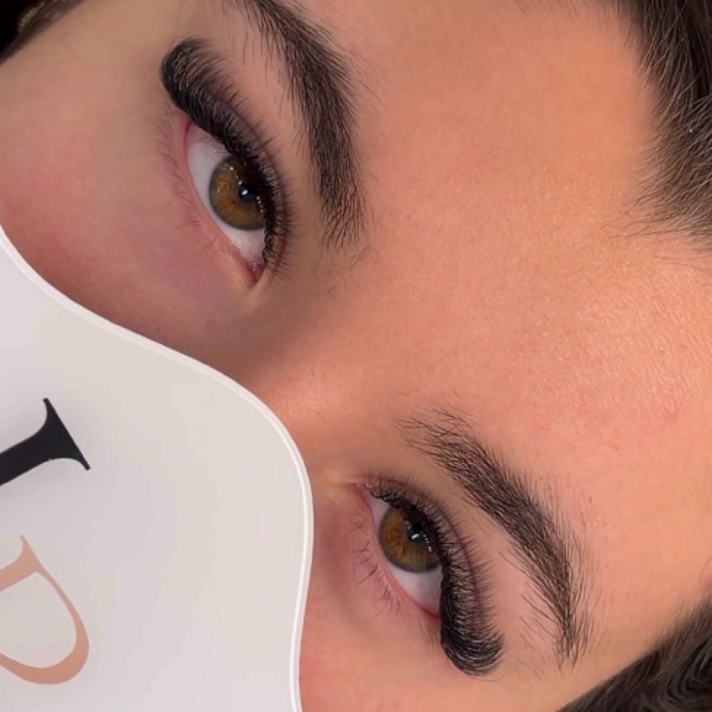 Soft volume 4D (W lashes) at Lure Beauty Lounge in sanford, FL