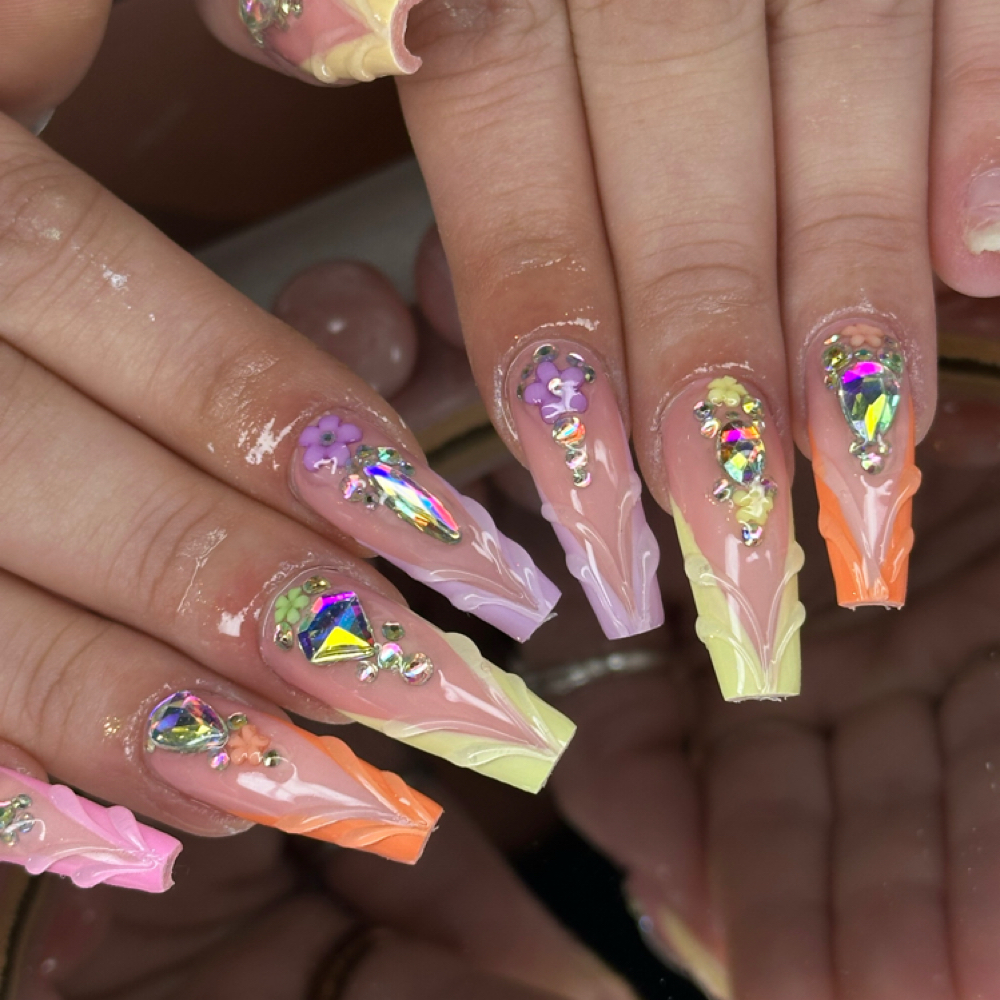 GelX L/XL With Elaborate Art at The Nail Forum in Alliance, OH