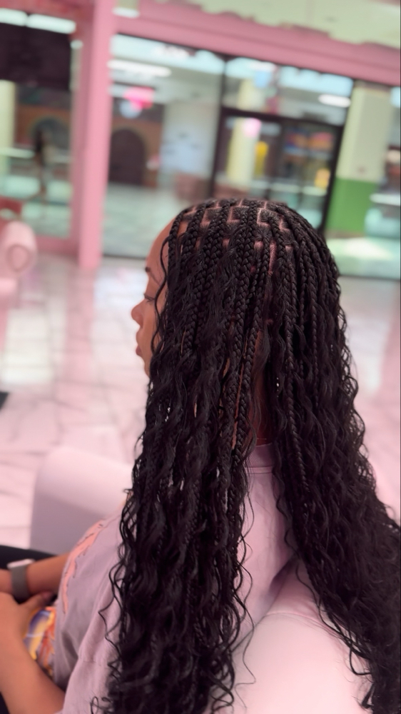 Small Knottless at Hairrbylala in Colton, CA